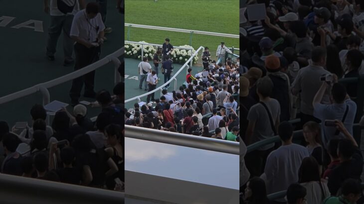表彰式後神対応の戸崎騎手 #shorts #競馬 #競馬予想 #競馬場 #戸崎圭太 #けいば #騎手